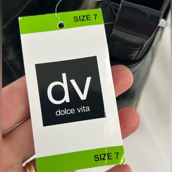 Dolce Vita Black Chelsea Ankle Boot Tan Sole Women’s Size 7 NWT Rancher Slip On - Picture 6 of 10